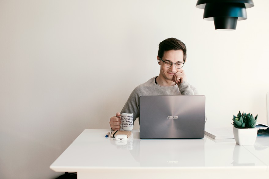 Neahttaoahpahus ja deaivvadeamit. Govven: Árvu/Stine Marje Vars Neahttaoahpahus ja deaivvadeamit. Govven: Árvu/Stine Marje Vars