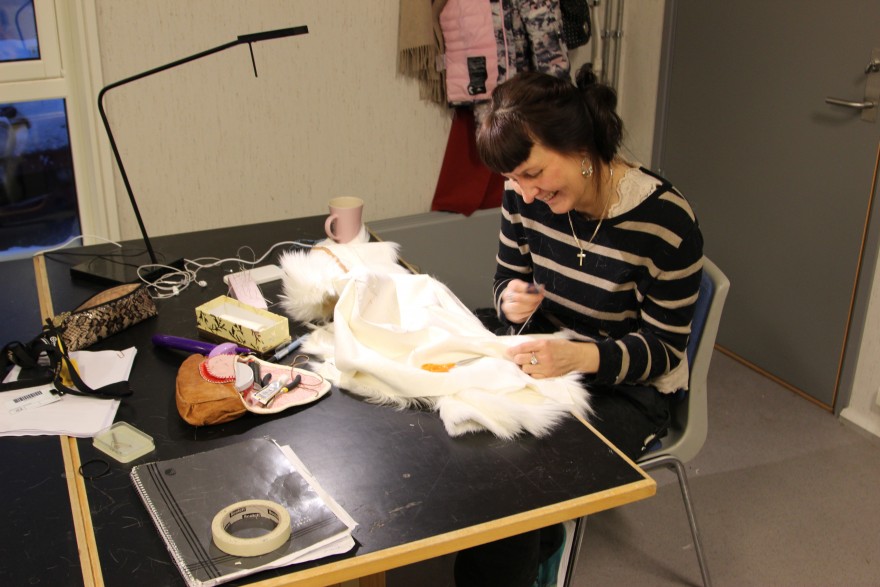 Laila Susanna Kuhmunen Bilde av masterstudent i duodji, Laila S. Kuhmunen