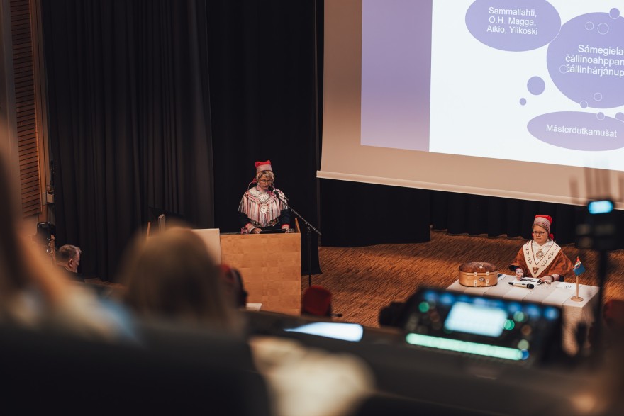 Berit-Ellen Juuson bealušta doavttirgrádadutkamuša. Govven: Foto Norvang