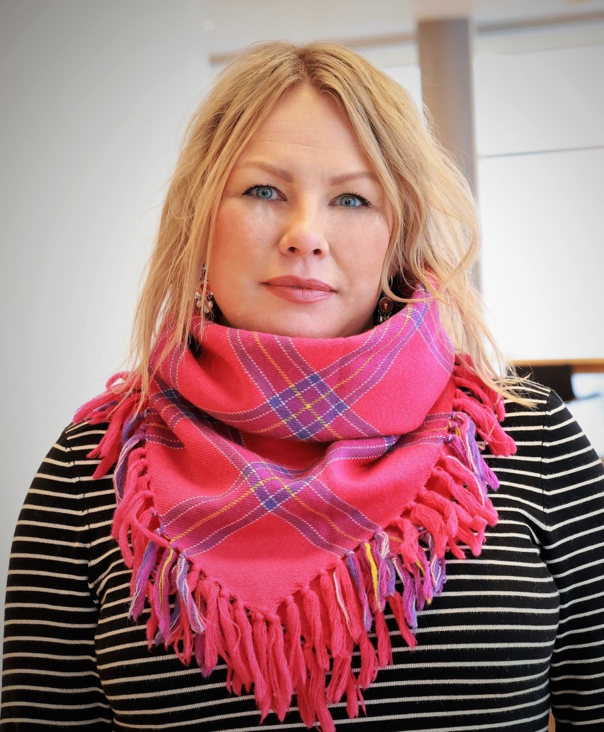 Rektor Laila Susanne Vars. Govven: Mai-lis Eira, Sámi allaskuvla.