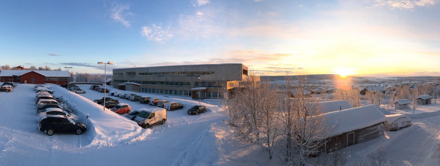 Diehtosiidda olggobealde Bilde av Diehtosiida, parkering og Guovdageaidnu