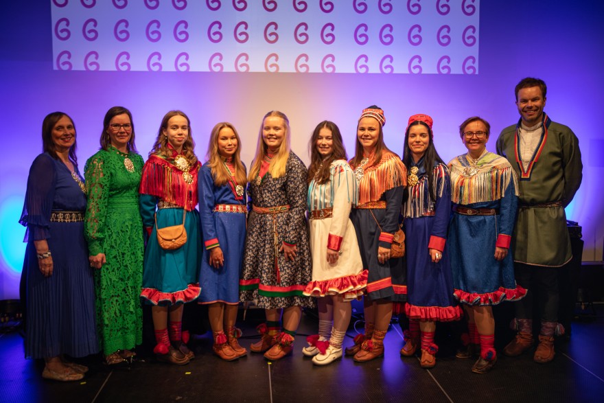 Sámi allaskuvlla rektor ja goahtejođiheaddji, ofelaččat, sámi áššiid stádačálli ja Sámedikki ráđđelahttu.