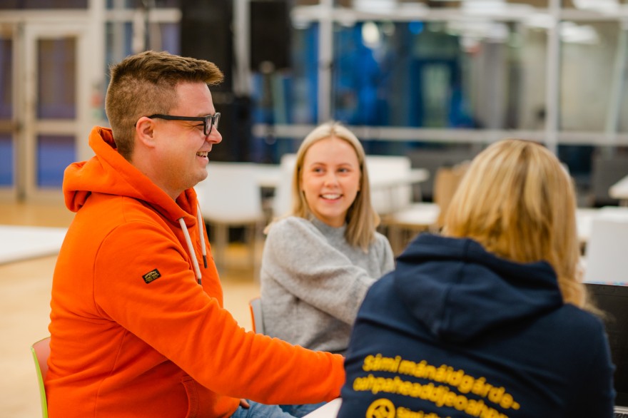 Sámi allaskuvlla studeanttat. Govven: Ánne Kátjá Gaup/Johtti Productions Sámi allaskuvlla studeanttat. Govven: Ánne Kátjá Gaup/Johtti Productions