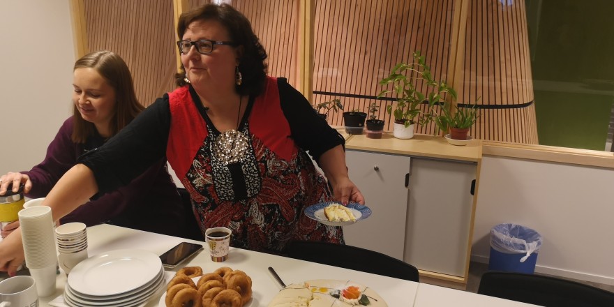 Tar kaka Ravdna Biret Marja ja Inger Marja.