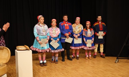 Sámi mánáidgárdeoahpu studeanttat loahpahandoaluin 2024.