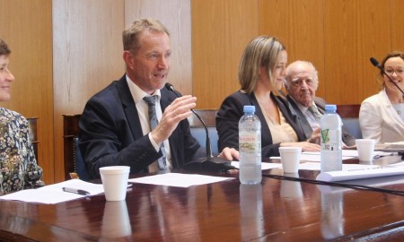 Fra venstre til høyre: Sanna Pulkkinen (representant for den finske ambassaden i Buenos Aires), norsk ambassadør i Argentina, Halvor Sætre, professorer i rettsvitenskap, Ornela Vanzilotta og Juan Travieso, forsker Beate Goldschmidt-Gjerløw og professor Au Olbmot beavde guoras