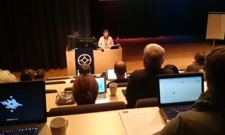 Rektor álggaha journalistta seminára Bilde av rektor Gunvor Guttorm i Sáhkaskáidi, Diehtosiida