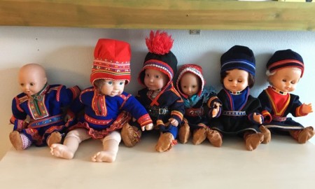 Bilde av samiske dukker