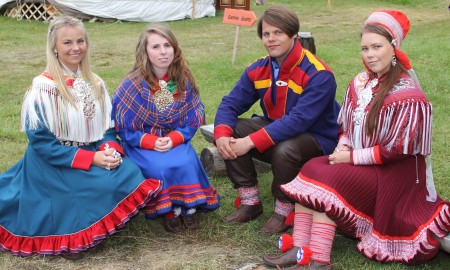 Bilde av de nye samiske veiviserne. 